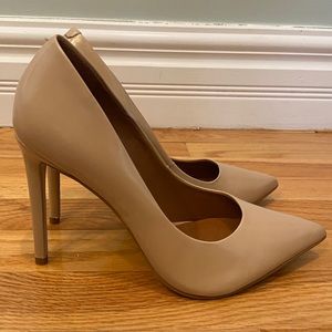 Steve Madden Proto pumps in Nude Blush, Sz 8